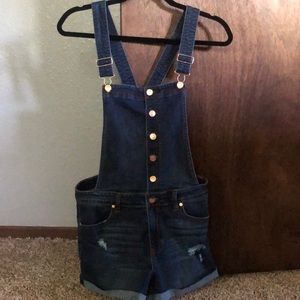 Fashion Nova Overall shorts